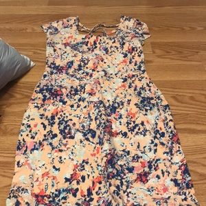 Multi Colored Fitting dress crossed on the back